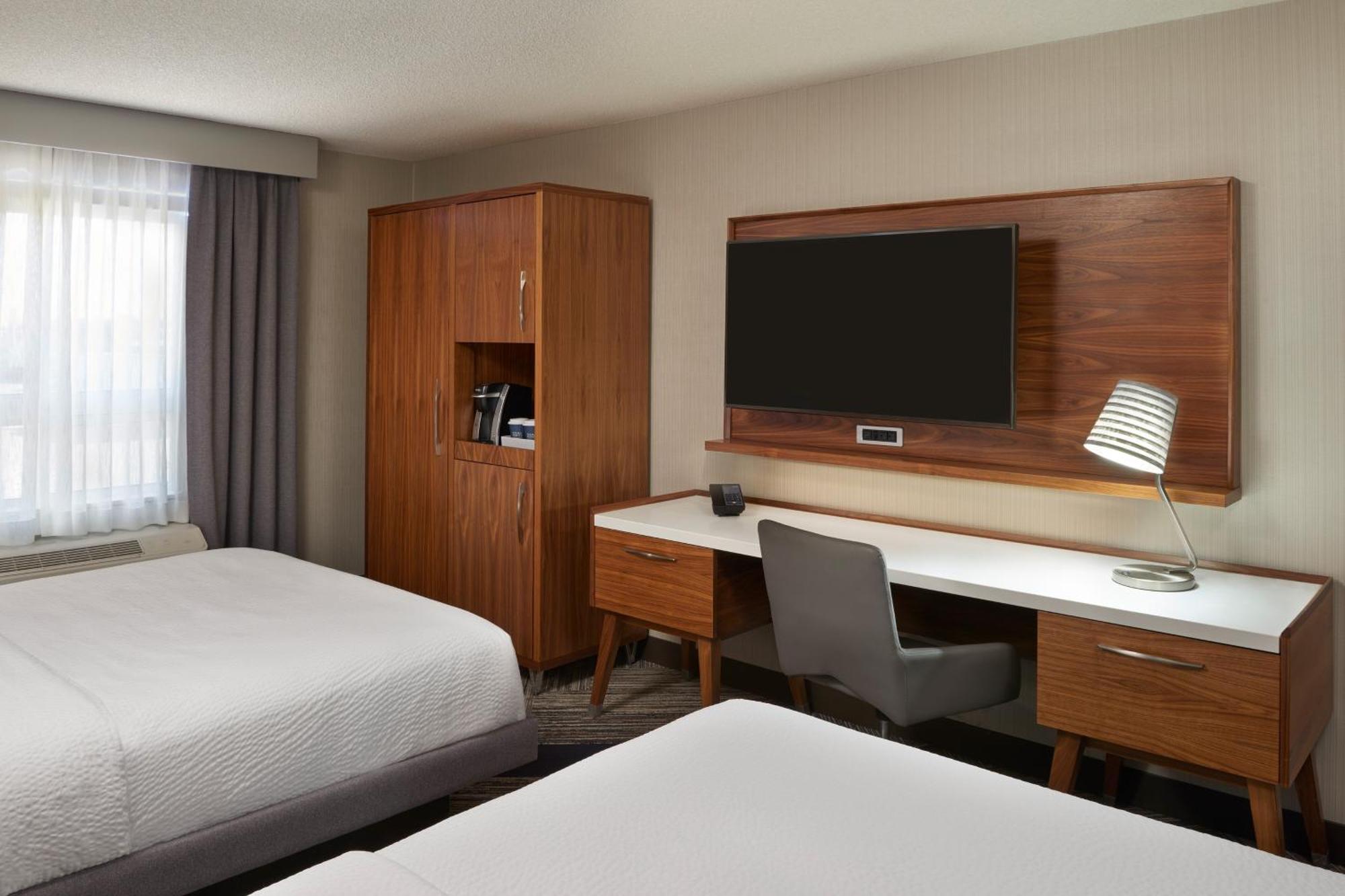 Four Points By Sheraton Воган Экстерьер фото