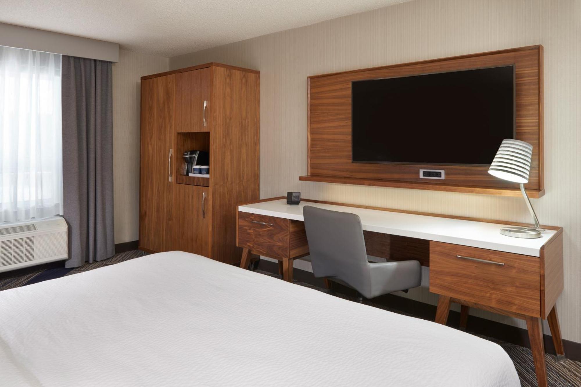 Four Points By Sheraton Воган Экстерьер фото
