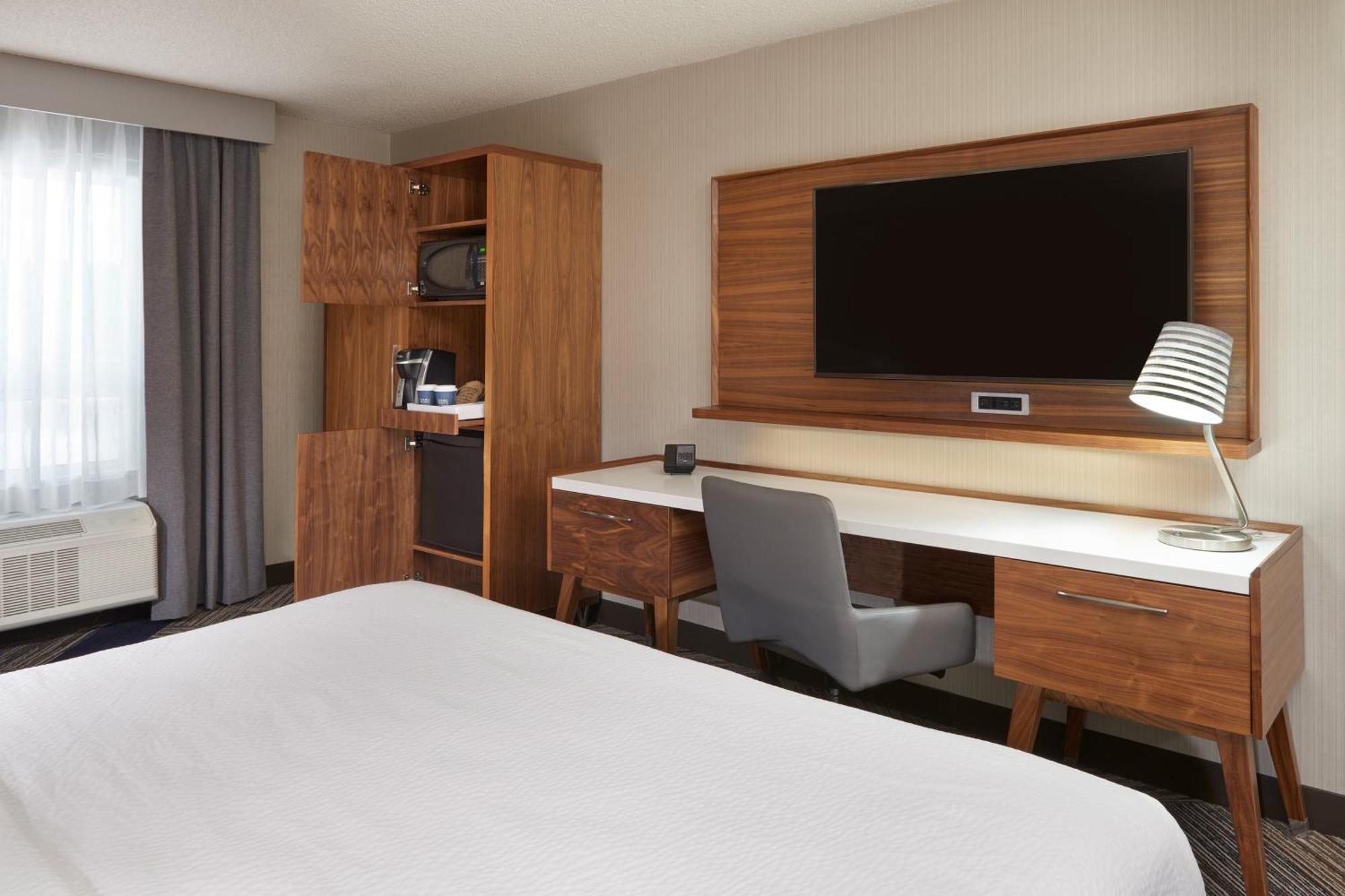 Four Points By Sheraton Воган Экстерьер фото