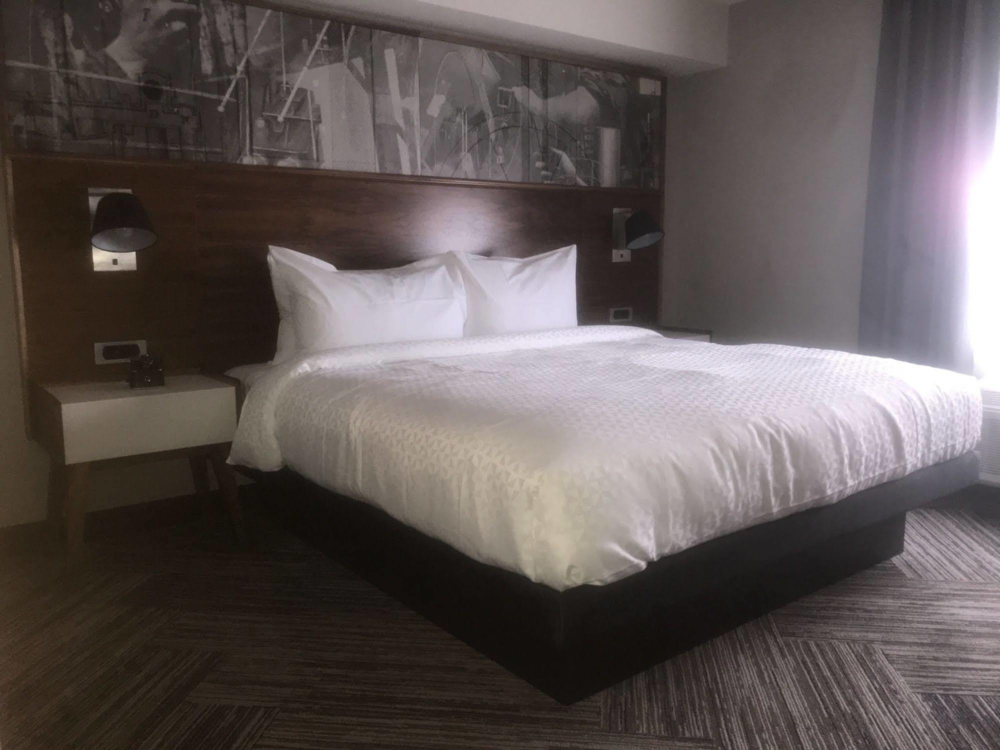 Four Points By Sheraton Воган Экстерьер фото